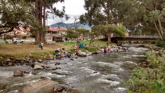 Lavar a orillas del río | iAgua
