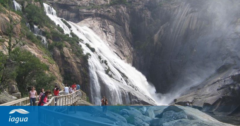 Fervenza do Ézaro, una de las pocas cascadas de Europa que desemboca  directamente en el mar | iAgua