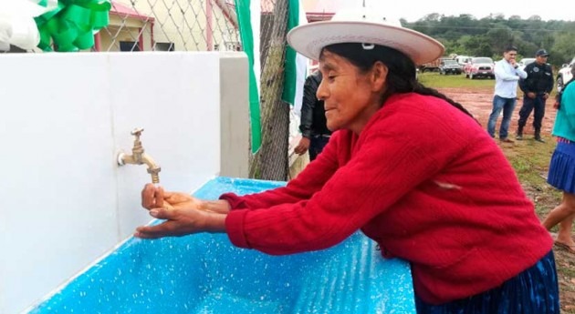 FCAS lleva agua y saneamiento 600.000 bolivianos
