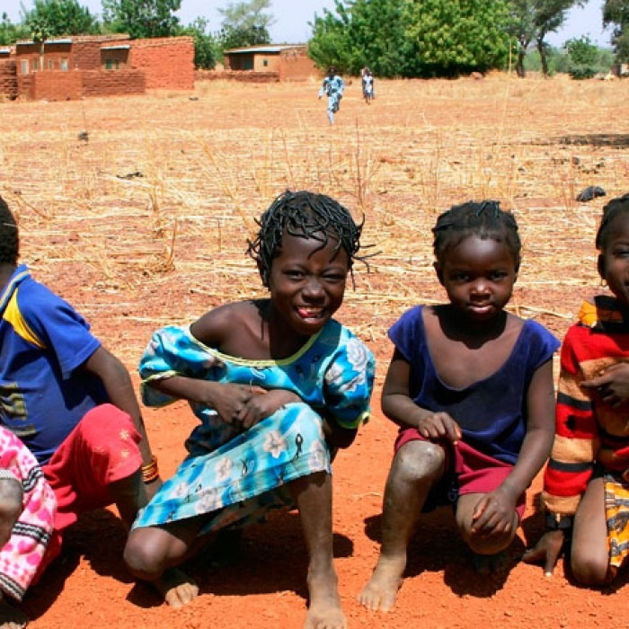 La falta de saneamiento y agua potable, una de las causas de la mortalidad  infantil en África | iAgua