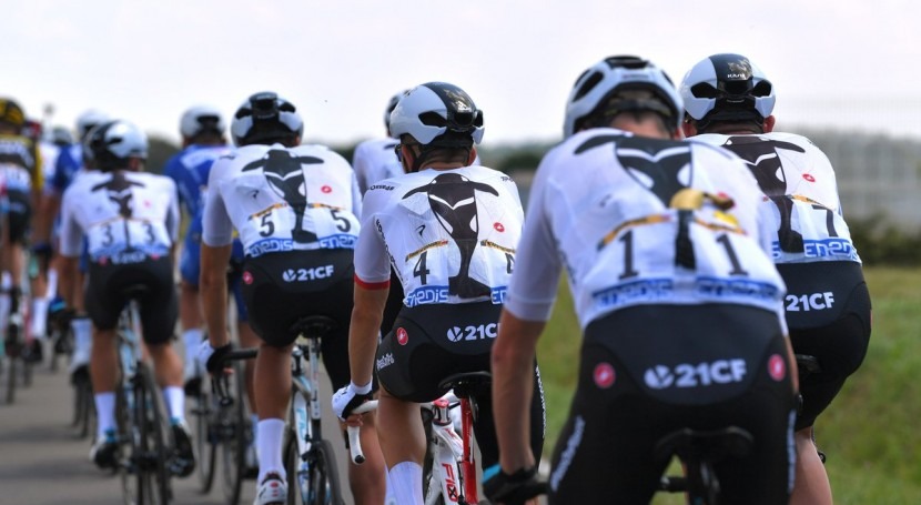 El mejor equipo del mundo de ciclismo se vuelca con el medio ambiente en el  Tour de Francia | iAgua